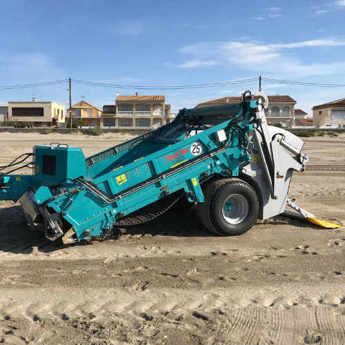 PistenBully  BeachTech 2500